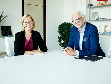 Energie- und Klimaschutzministerin Leonore Gewessler und Michael Strugl, Präsident von Oesterreichs Energie