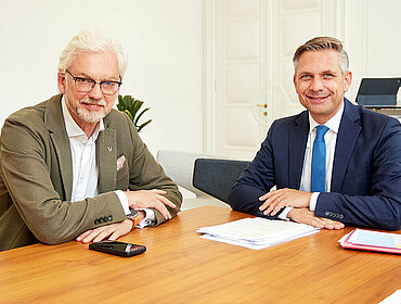 Michael Strugl, Präsident von Oesterreichs Energie und Wolfgang Hattmannsdorfer, Bundesminister für Wirtschaft, Energie und Tourismus