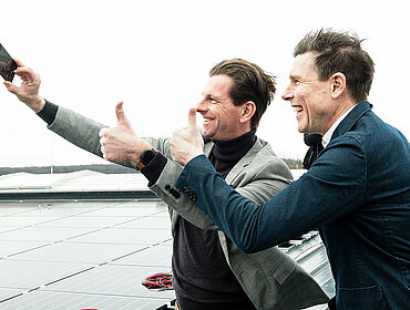 Von links: one2zero Geschäftsführer Tobias Wiener, one2zero Geschäftsführer Peter Hochleitner