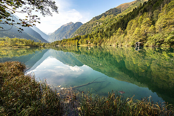 Klammsee nach Sonnenaufgang, Kaprun Österreich