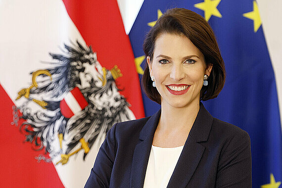 Karoline Edtstadler Bundesministerin für Verfassung und EU 