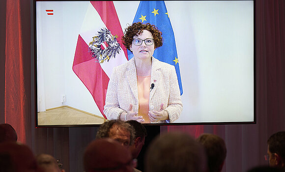 Staatssekretärin Elisabeth Zehetner