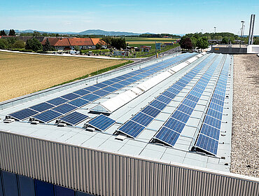 PV-Anlage am Dach eines Unternehmens