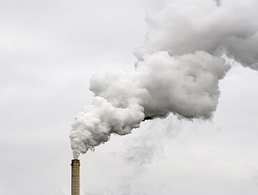 Schornstein mit Rauch