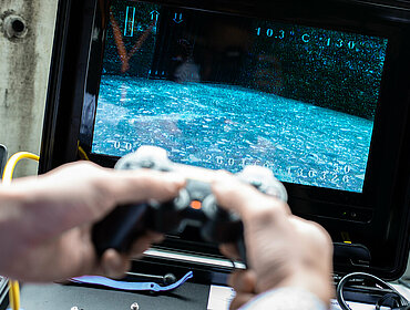 Digitales Wasserkraftwerk: Steuerung eines Tauchroboters.